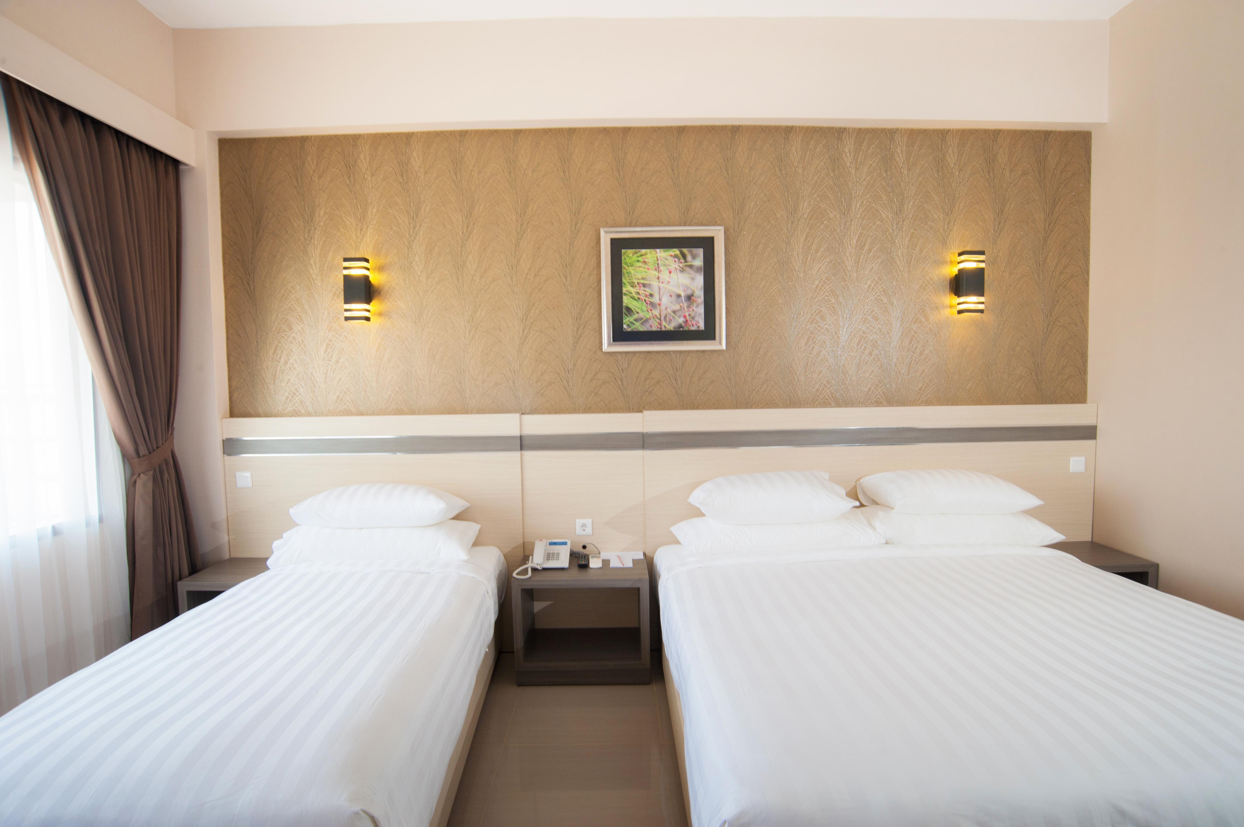 Lombok Raya Hotel Mataram Exterior photo