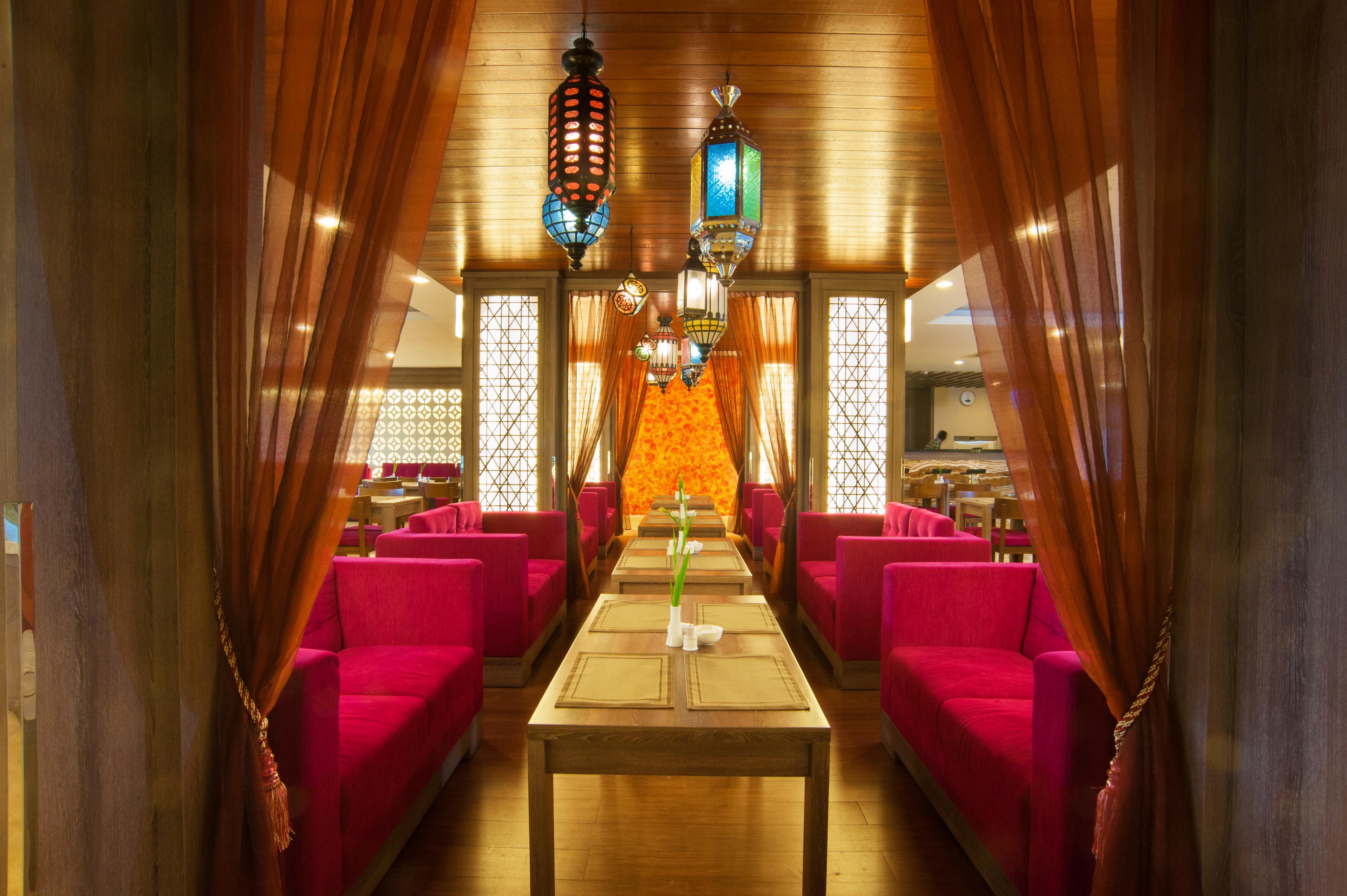 Lombok Raya Hotel Mataram Exterior photo