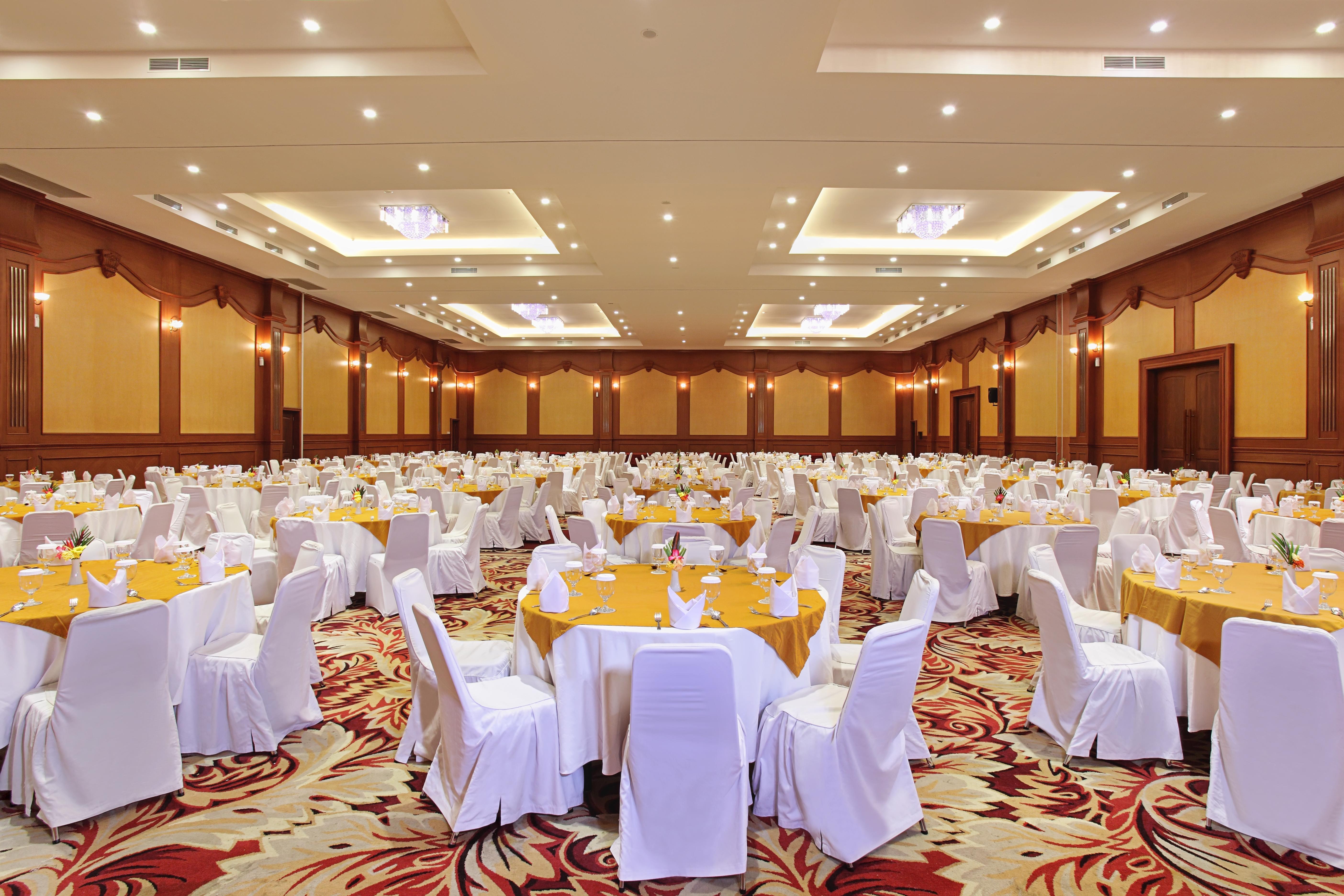 Lombok Raya Hotel Mataram Exterior photo