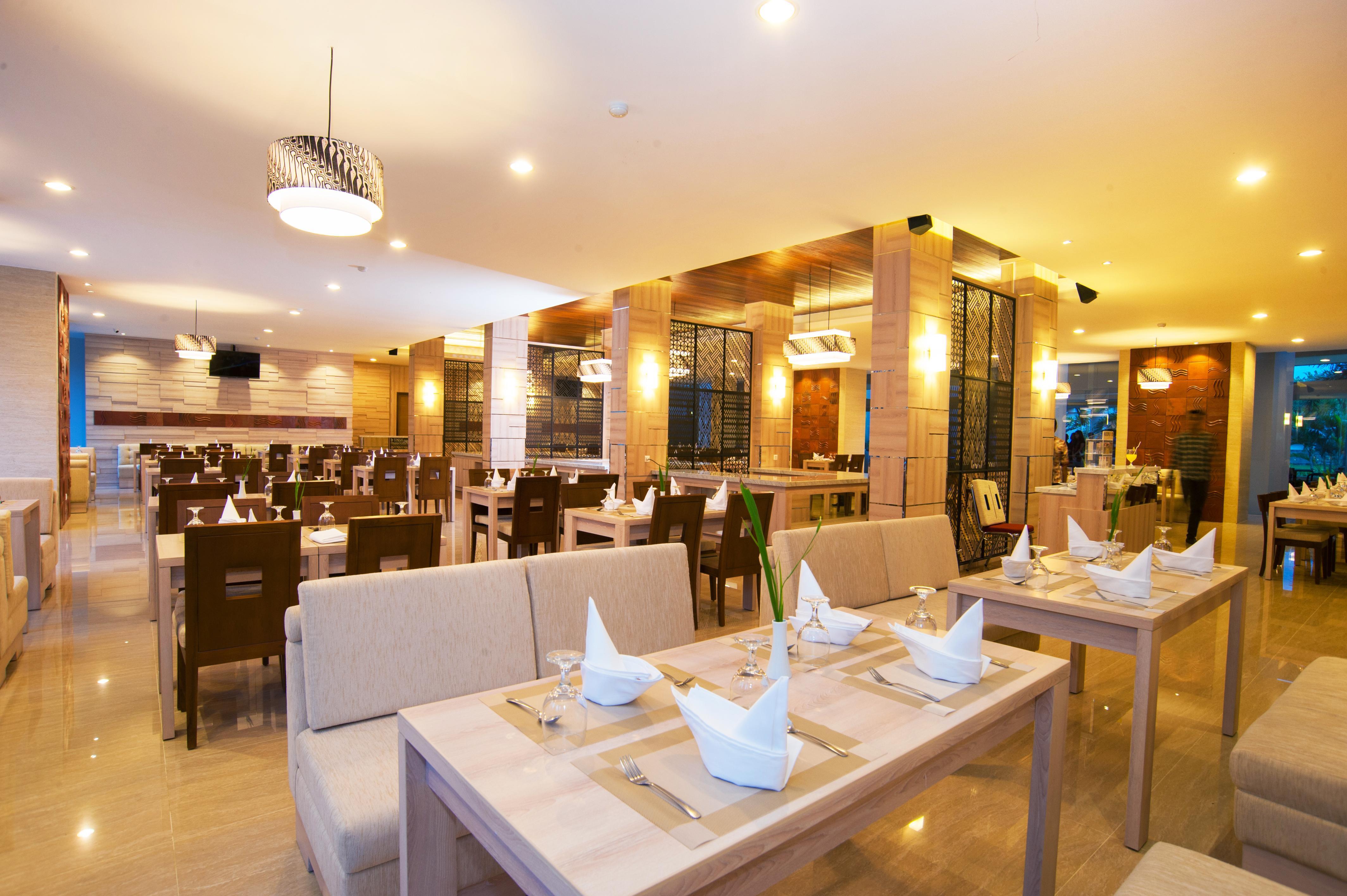 Lombok Raya Hotel Mataram Exterior photo