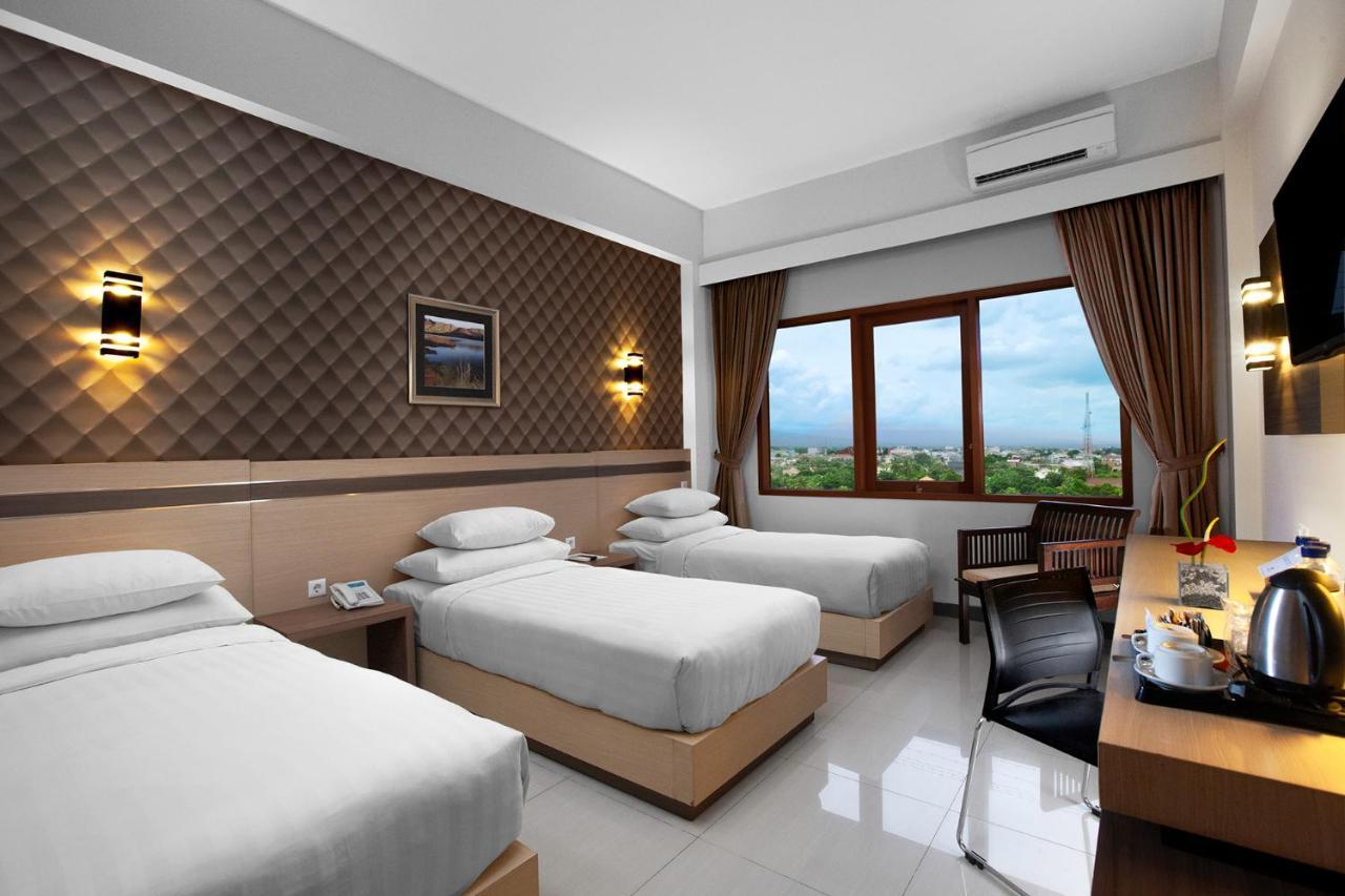 Lombok Raya Hotel Mataram Exterior photo