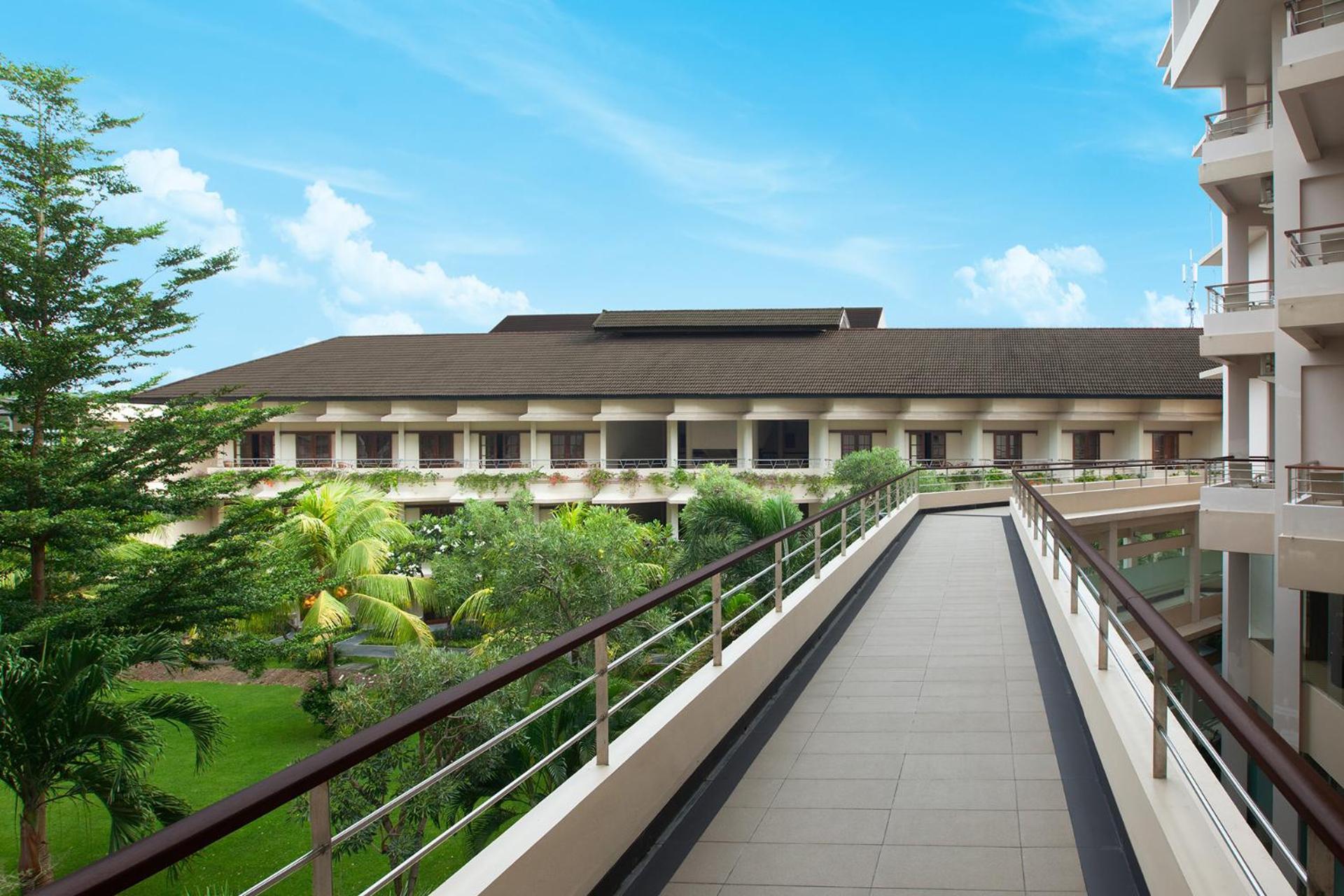 Lombok Raya Hotel Mataram Exterior photo