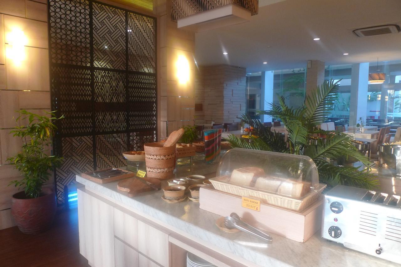 Lombok Raya Hotel Mataram Exterior photo