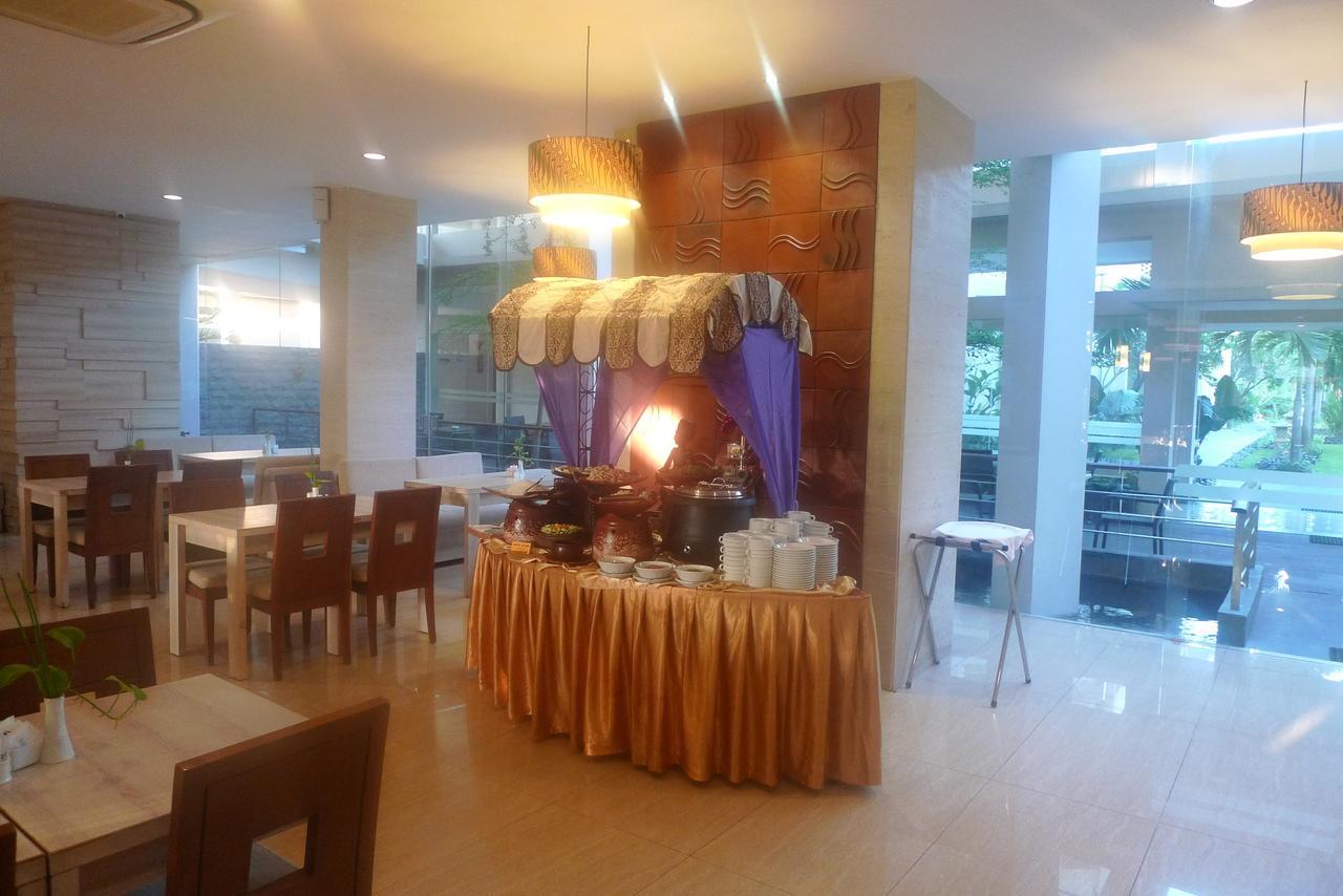 Lombok Raya Hotel Mataram Exterior photo